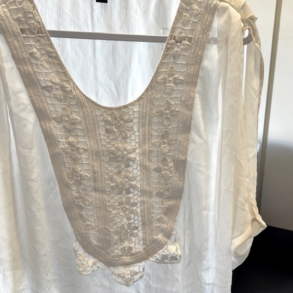 Harlow and Graham crochet front sheer blouse - Picture 2 of 6